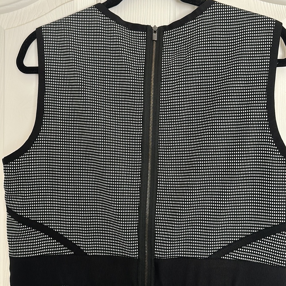 Black and white career dress - Picture 4 of 7